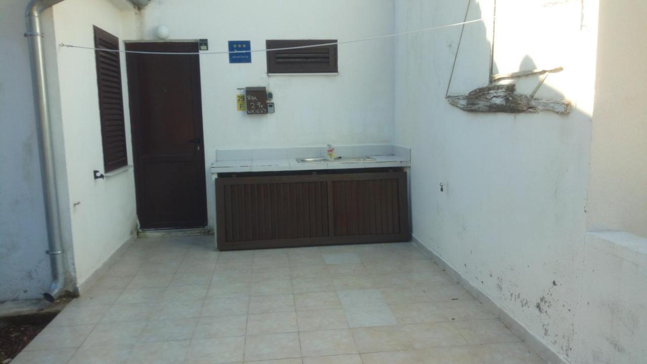 Apartment Tara Nečujam Extérieur photo